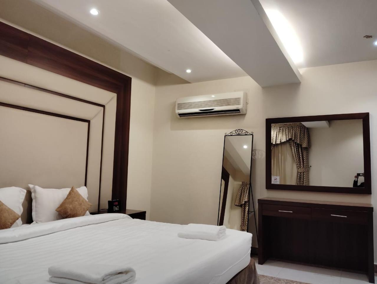 Hotelier Suites By Cantonal Riyadh Exterior photo