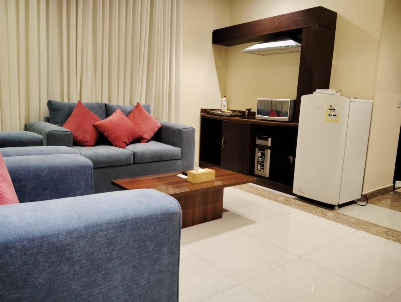 Hotelier Suites By Cantonal Riyadh Exterior photo