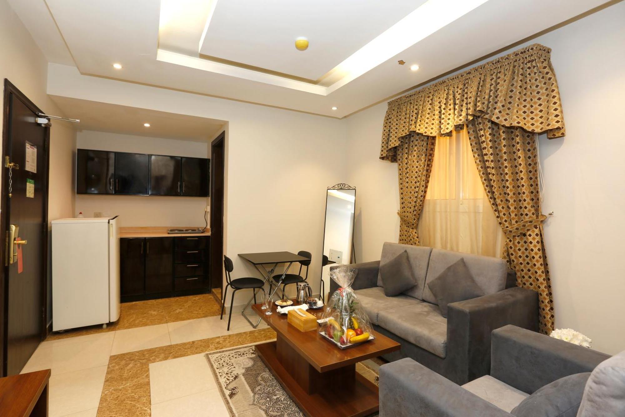 Hotelier Suites By Cantonal Riyadh Exterior photo