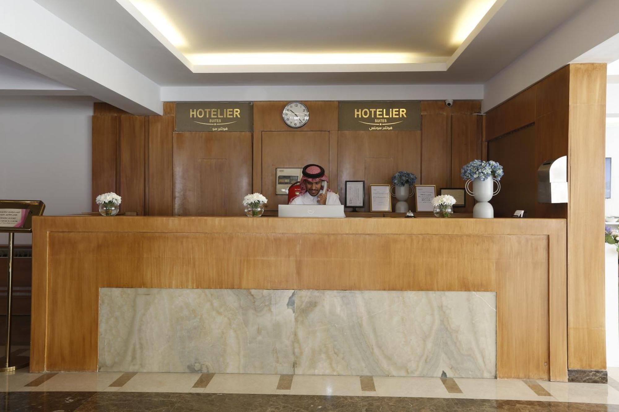 Hotelier Suites By Cantonal Riyadh Exterior photo